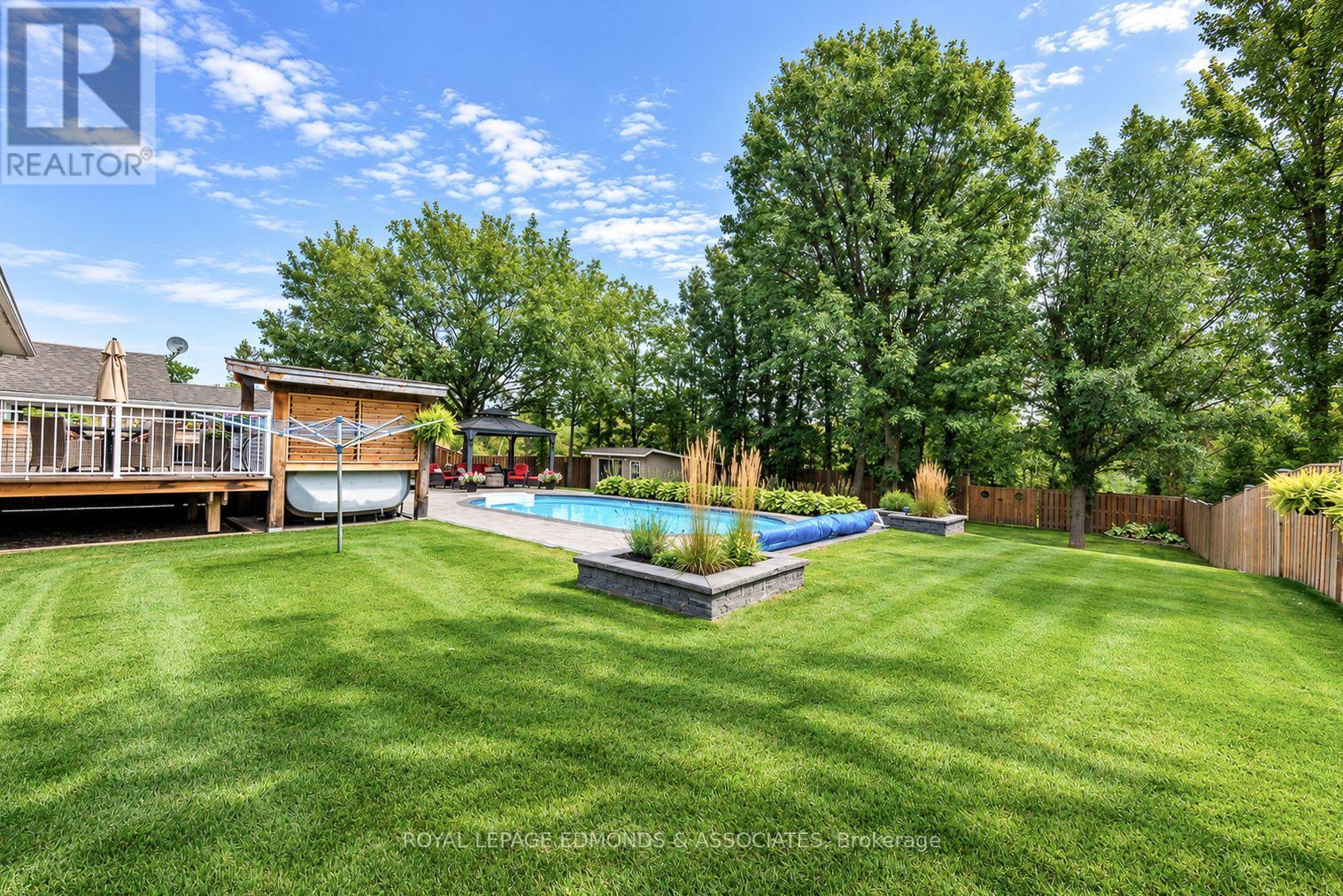 11952 Round Lake Road, Laurentian Valley, Ontario  K8A 6W8 - Photo 45 - X13795944