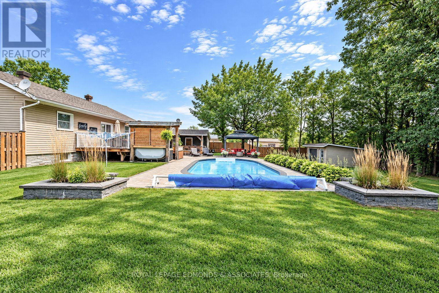 11952 Round Lake Road, Laurentian Valley, Ontario  K8A 6W8 - Photo 46 - X13795944