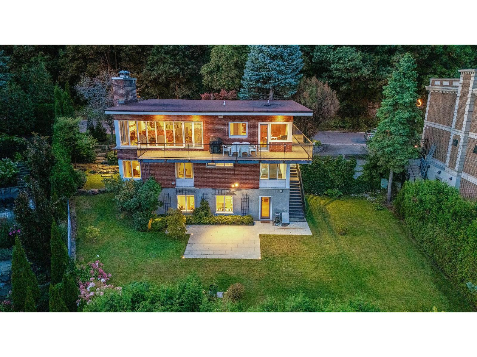 70 Summit Circle Westmount Quebec Canada H3Y1B5 3