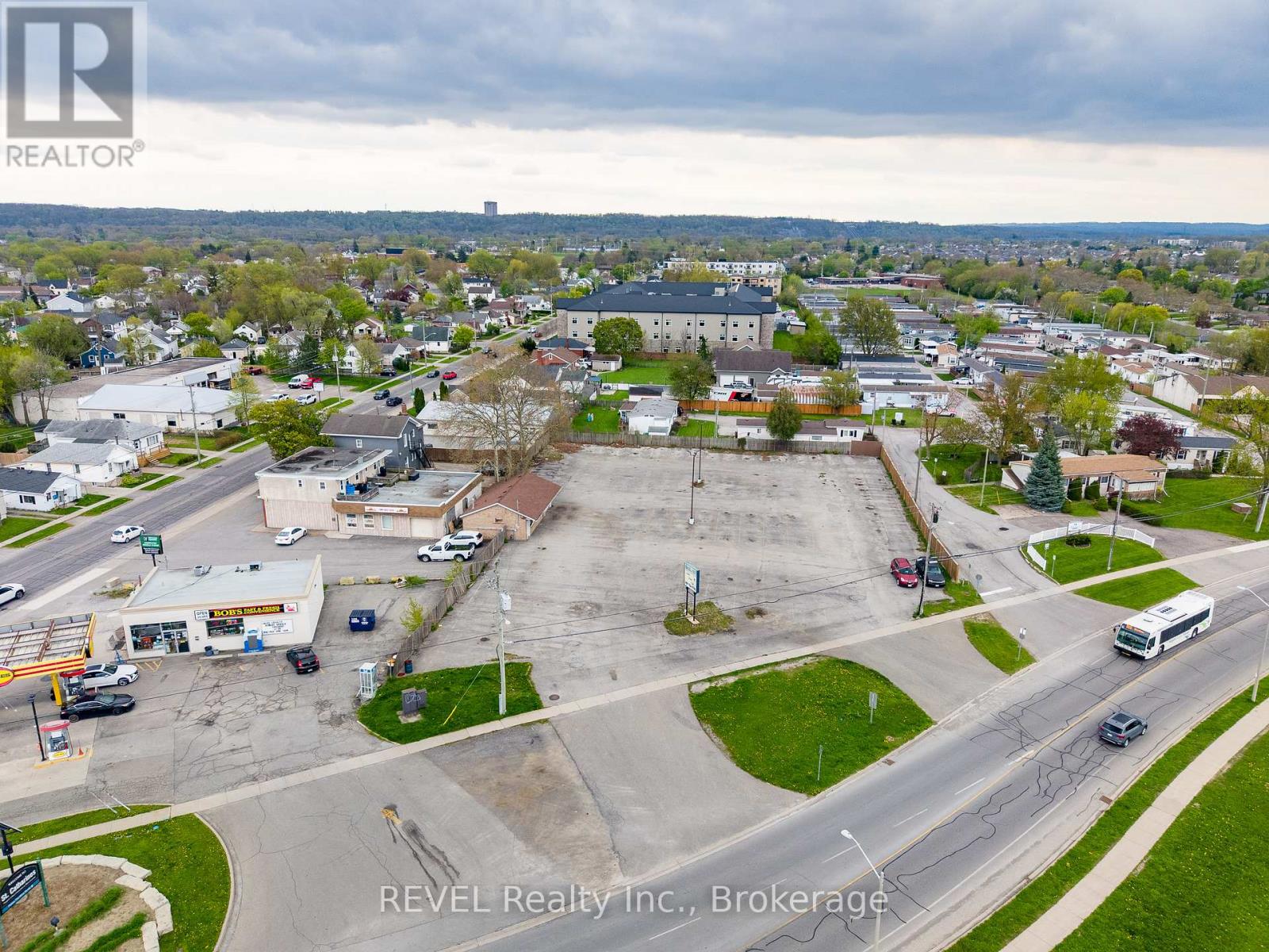 239 St. Paul Street W, St. Catharines, Ontario  L2S 2E4 - Photo 2 - X13795634