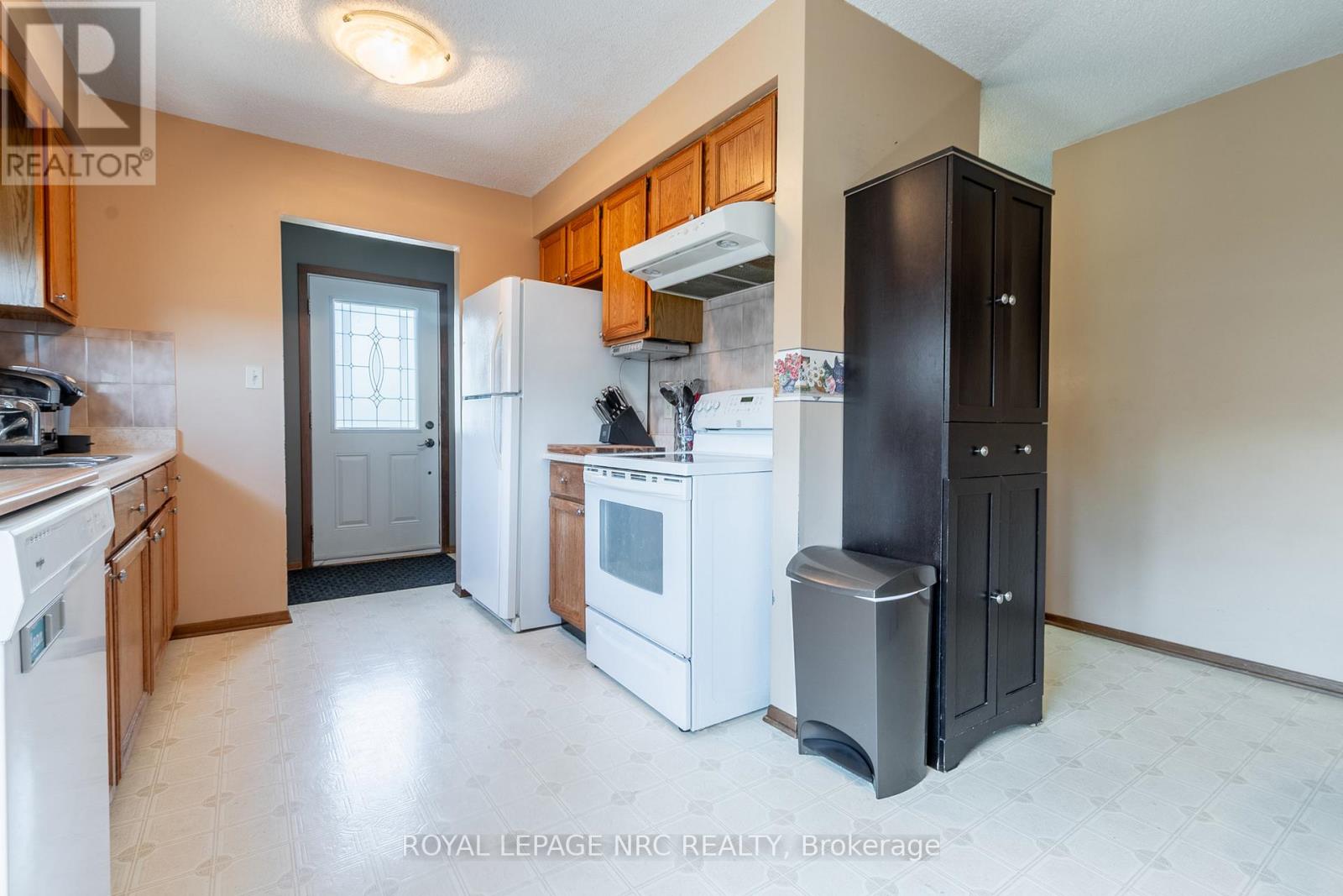 62 Lillian Place, Fort Erie (Lakeshore), Ontario  L2A 5M2 - Photo 19 - X13795864