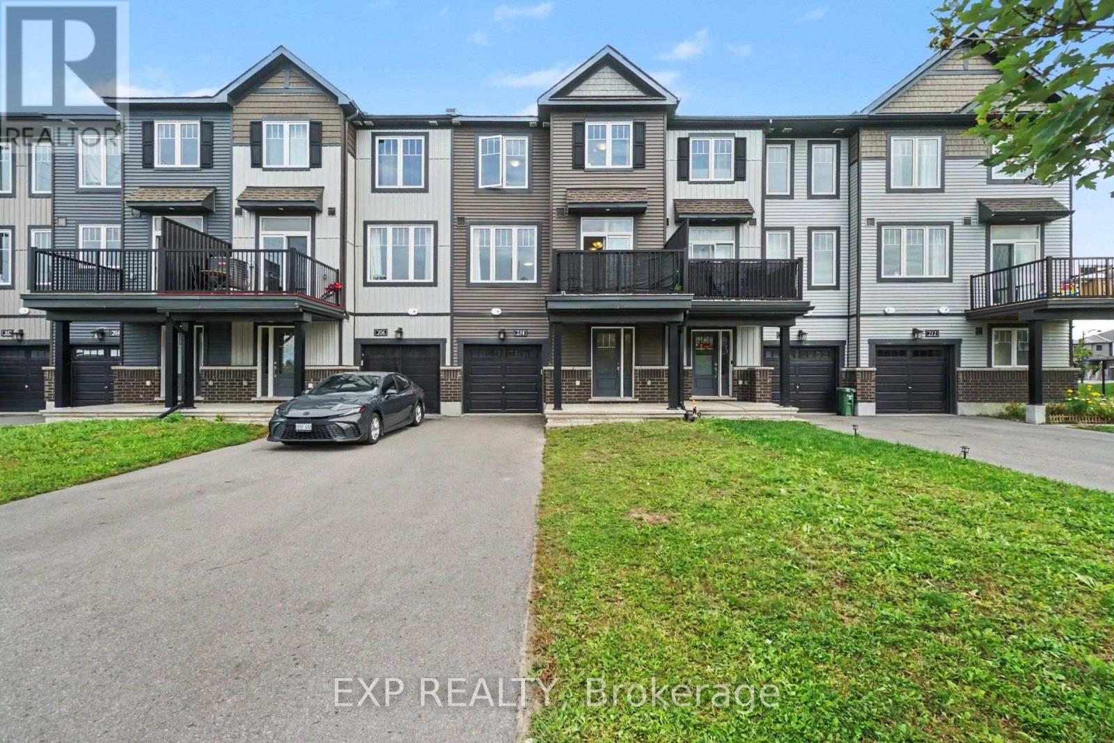 208 LIEBE TERRACE, Ottawa, Ontario