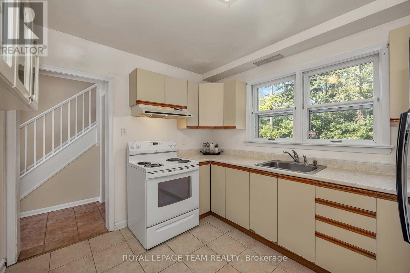 2183 Belair Drive, Ottawa, Ontario  K2C 0X2 - Photo 8 - X13795708