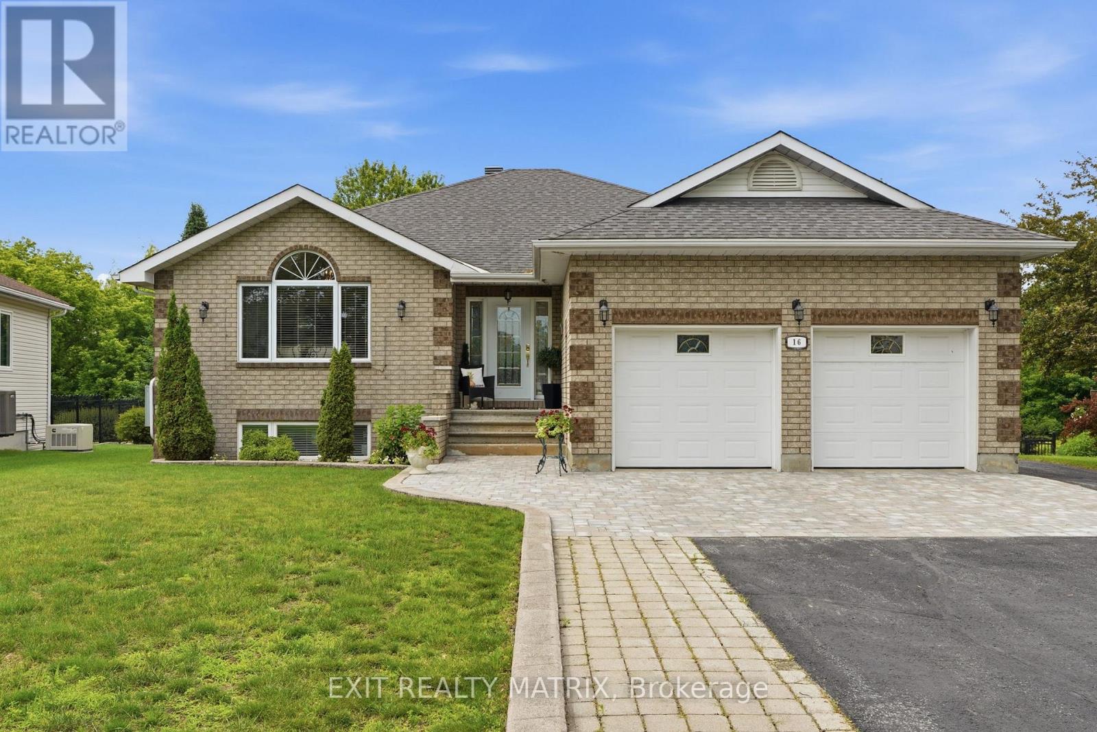 16 RICHELIEU STREET, Russell, Ontario