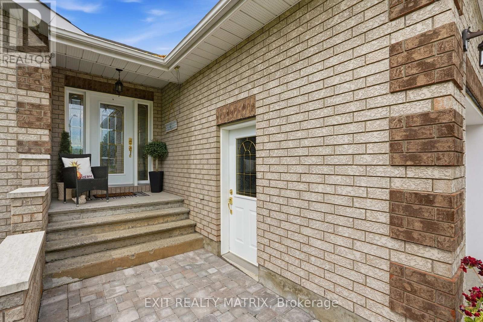 16 Richelieu Street, Russell, Ontario  K0A 1W0 - Photo 4 - X13795810
