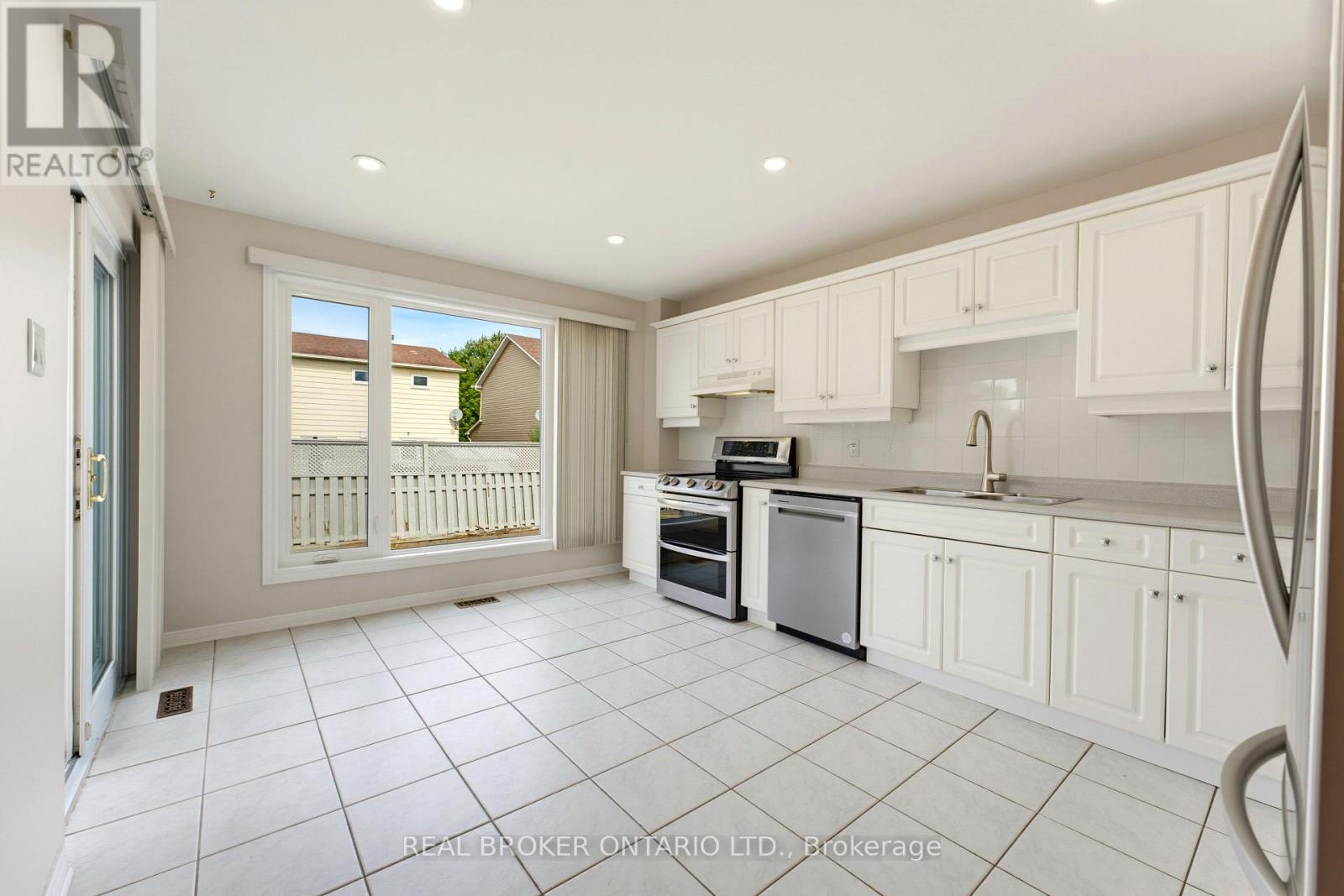 1864 Chaine Court, Ottawa, Ontario  K1C 2N3 - Photo 10 - X13795884