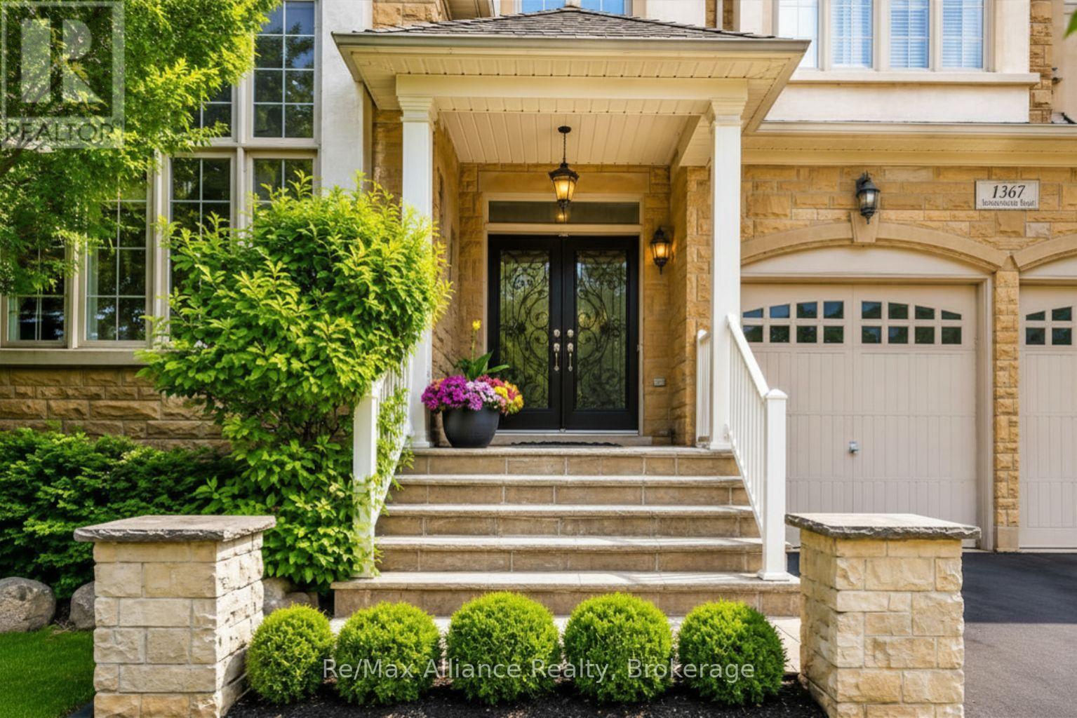 1367 Arrowhead Road, Oakville, Ontario  L6H 0C5 - Photo 4 - W13795822
