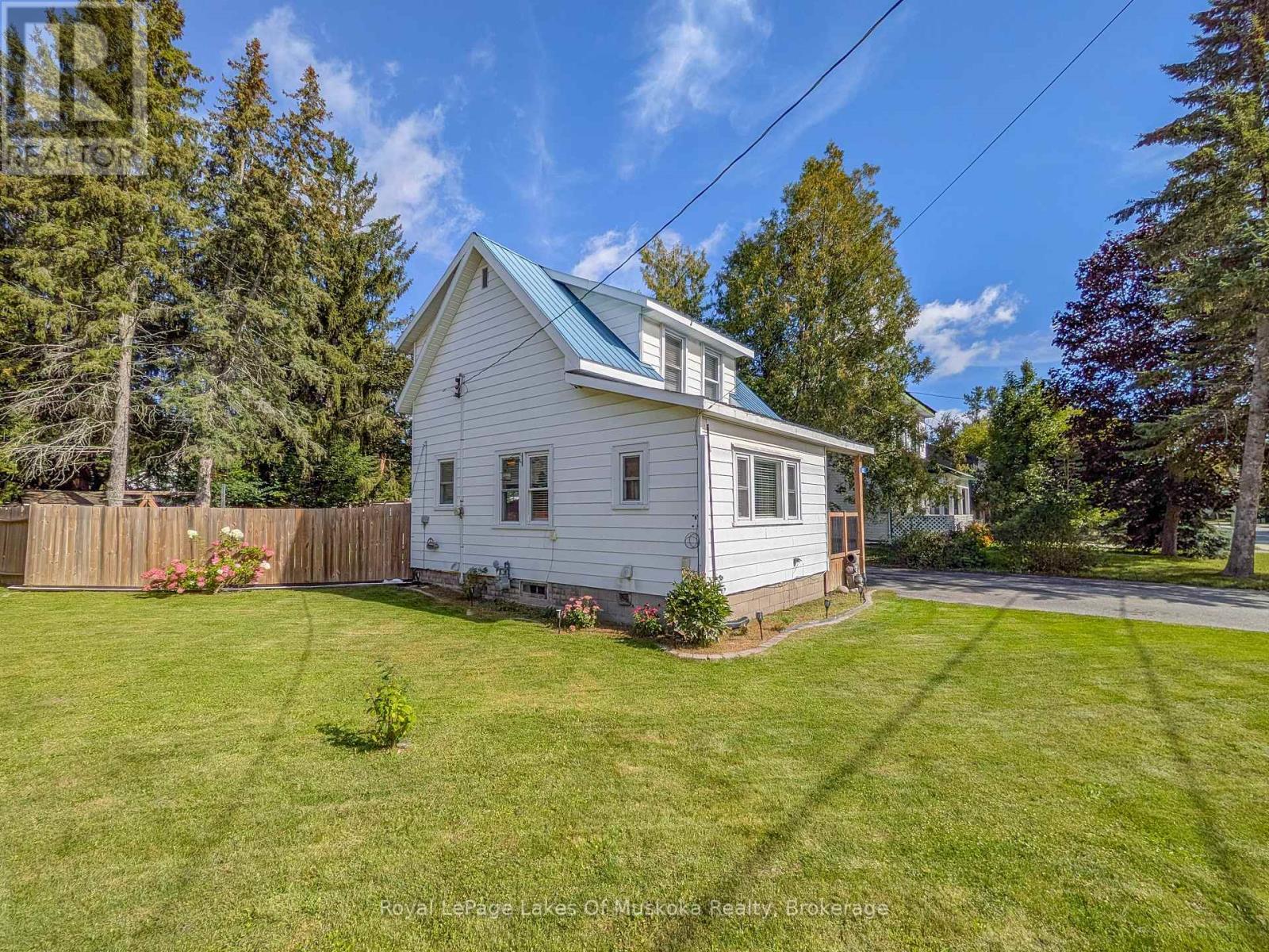 63 Taylor Road, Bracebridge, Ontario  P1L 1J5 - Photo 2 - X13795798