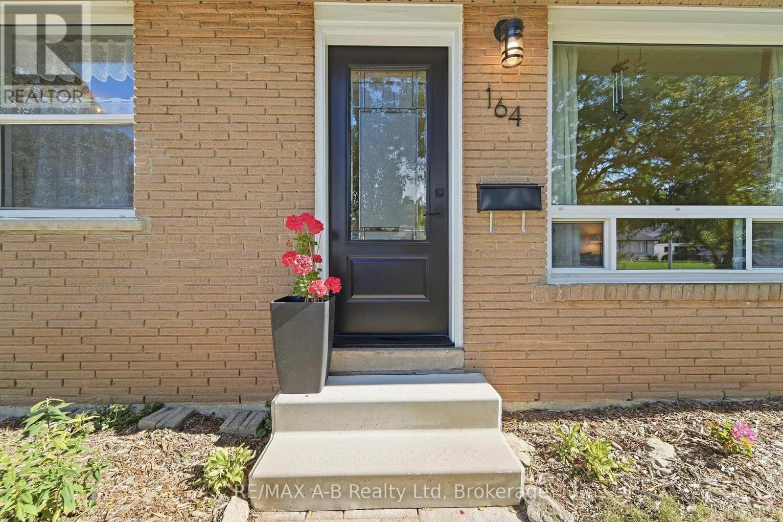 164 Redford Crescent, Stratford, Ontario  N5A 1P2 - Photo 2 - X13795820