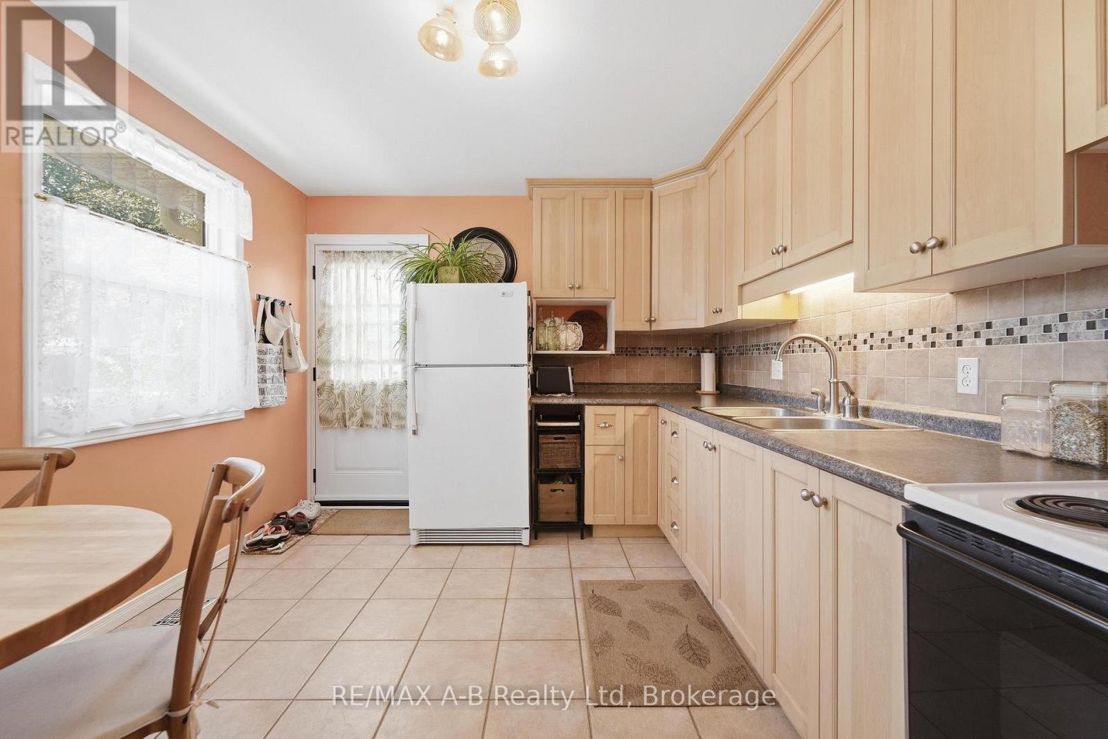 164 Redford Crescent, Stratford, Ontario  N5A 1P2 - Photo 5 - X13795820