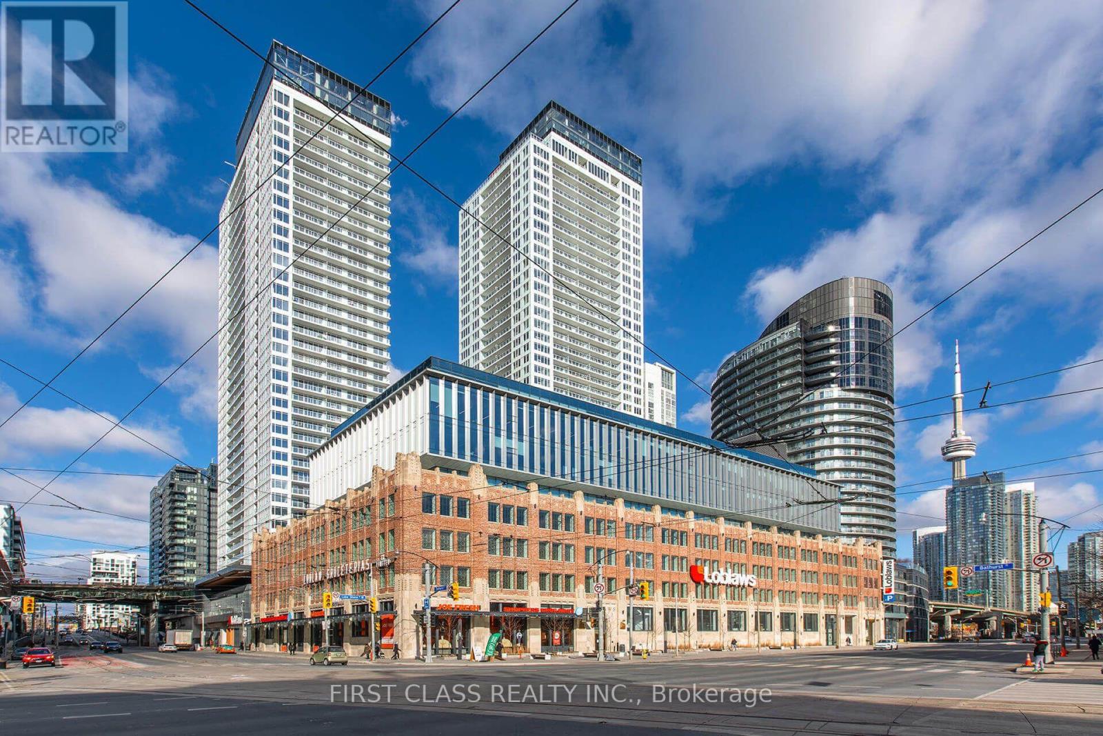 915 - 17 BATHURST STREET, Toronto, Ontario