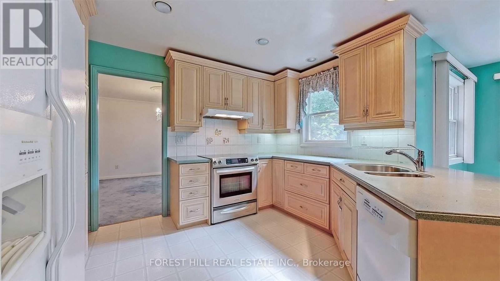 78 Mossgrove Trail, Toronto (St. Andrew-Windfields), Ontario  M2L 2W3 - Photo 5 - C13795808