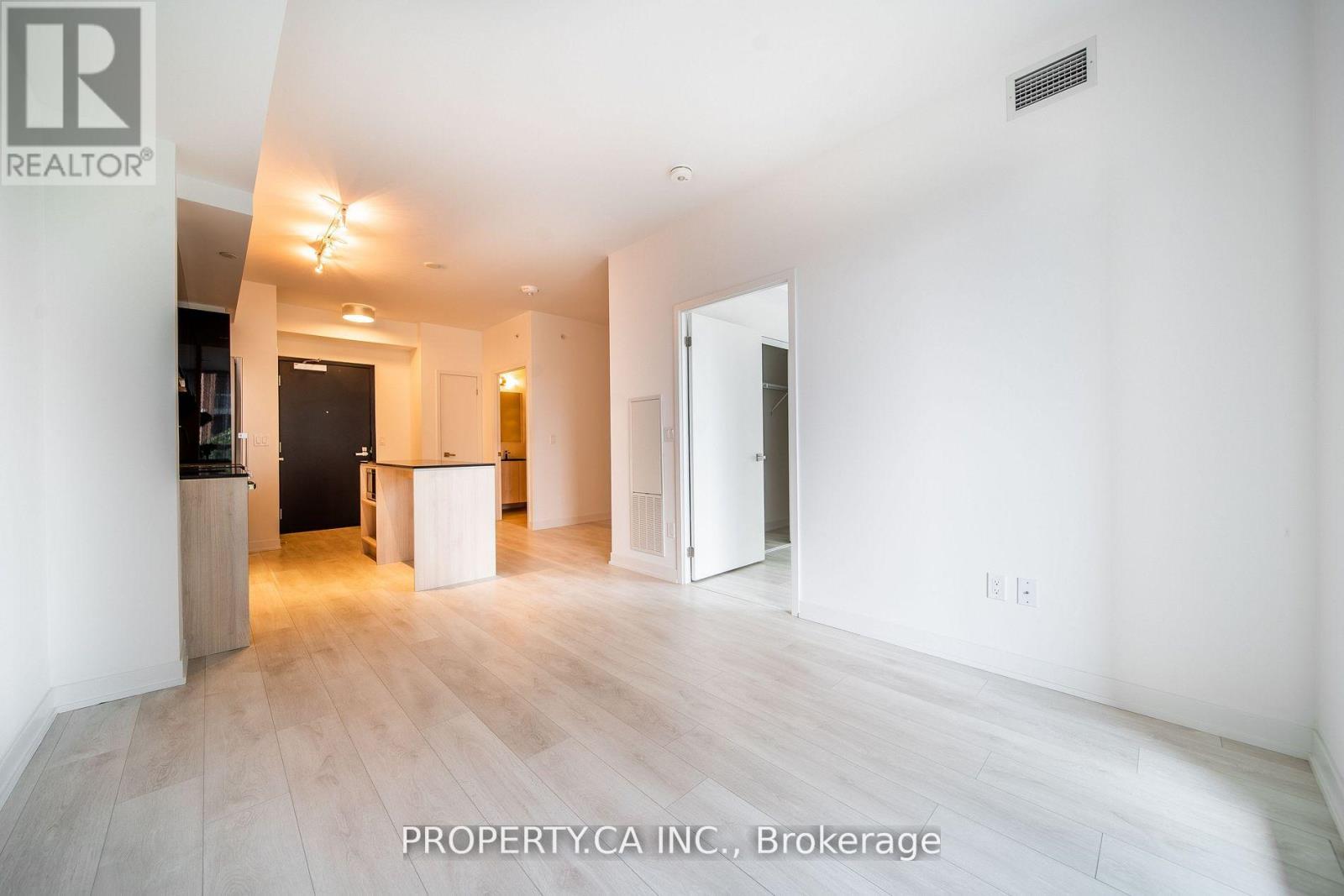 837 - 31 Tippett Road, Toronto (Clanton Park), Ontario  M3H 0C8 - Photo 11 - C13795936