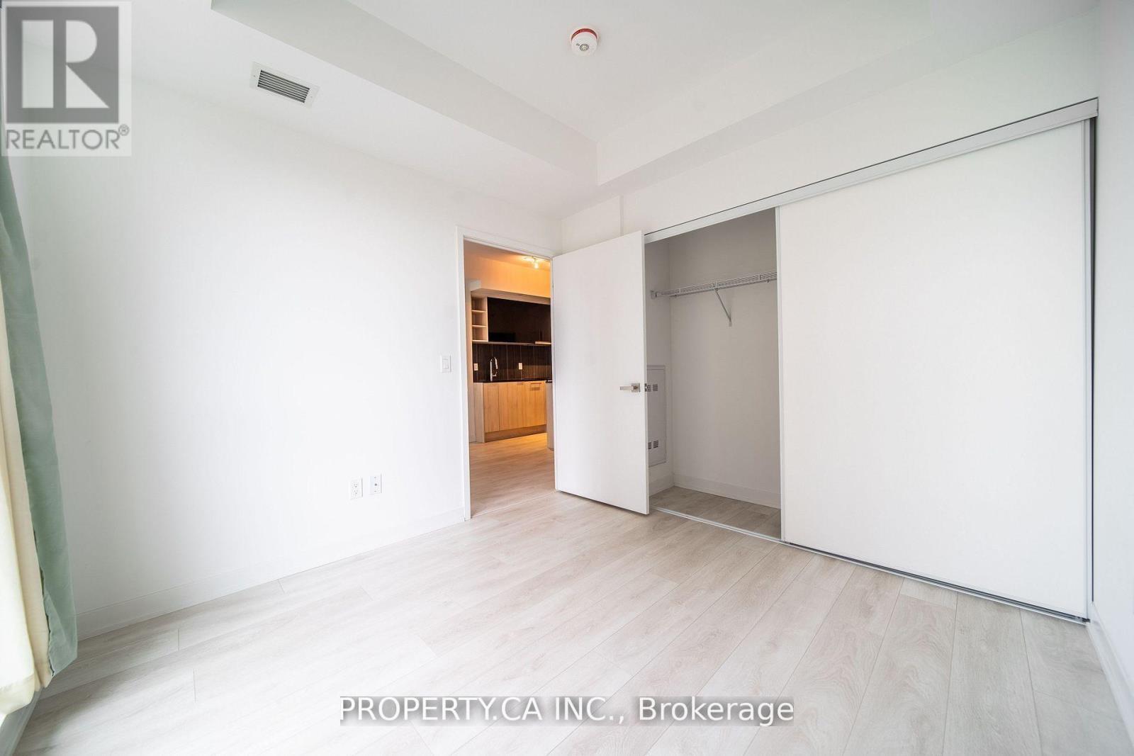 837 - 31 Tippett Road, Toronto (Clanton Park), Ontario  M3H 0C8 - Photo 12 - C13795936