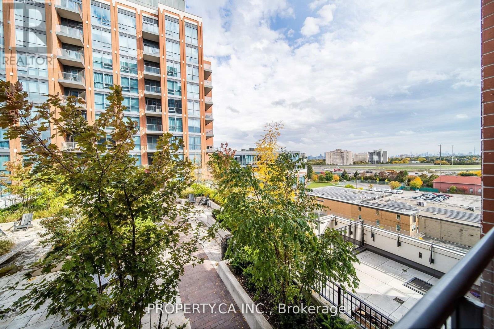 837 - 31 Tippett Road, Toronto (Clanton Park), Ontario  M3H 0C8 - Photo 17 - C13795936