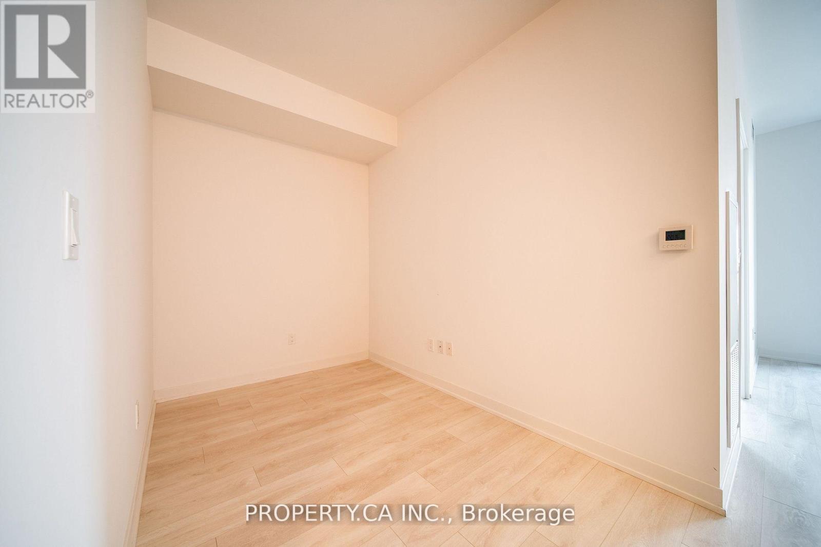 837 - 31 Tippett Road, Toronto (Clanton Park), Ontario  M3H 0C8 - Photo 6 - C13795936