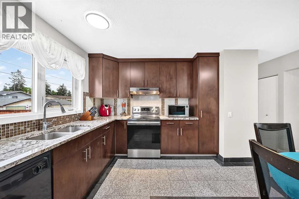 4912 Rundlehorn Drive NE, Calgary, Alberta  T1Y 1B9 - Photo 3 - A2345670