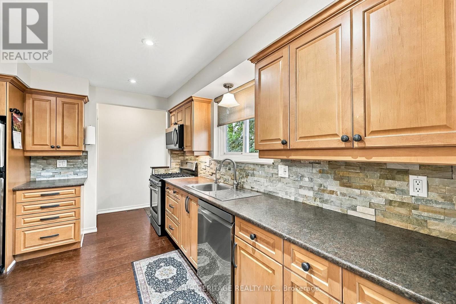 64 Gregory Road, Ajax (South East), Ontario  L1S 3B4 - Photo 11 - E13795630