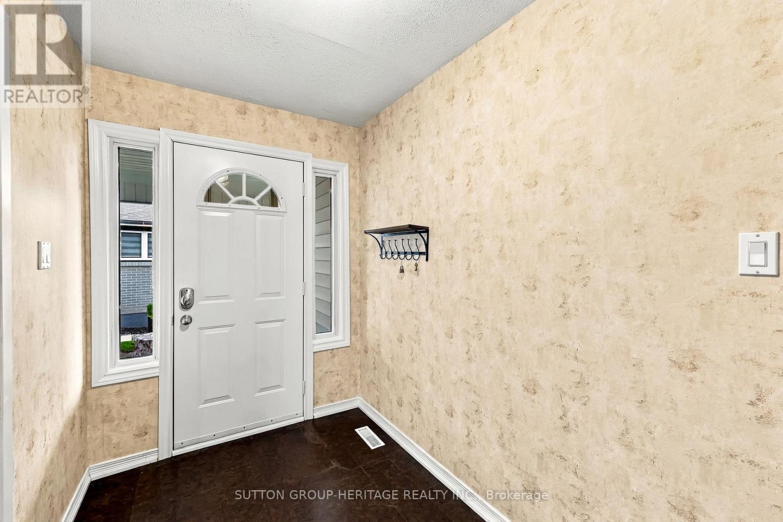 64 Gregory Road, Ajax (South East), Ontario  L1S 3B4 - Photo 5 - E13795630