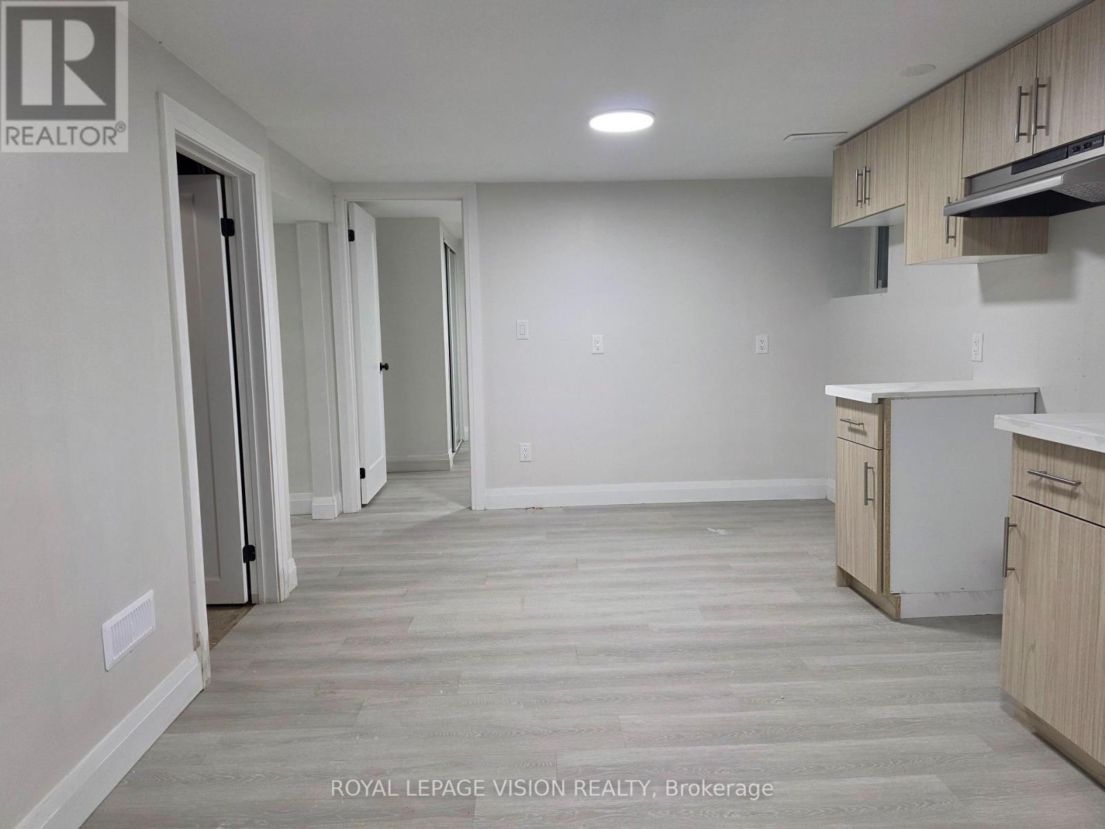 Bsmt 2 - 706 Leaside Street, Pickering (West Shore), Ontario  L1W 2X1 - Photo 8 - E13795672