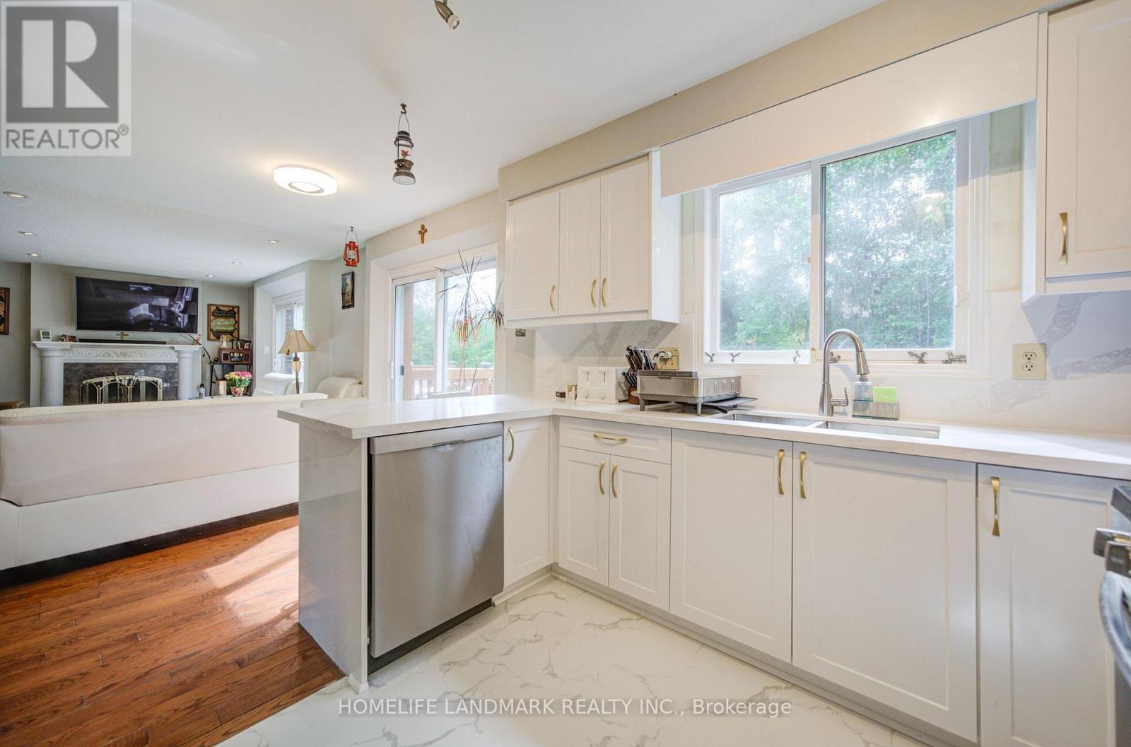 3 Ruddell Place, Toronto, Ontario  M1C 3E4 - Photo 4 - E13795992