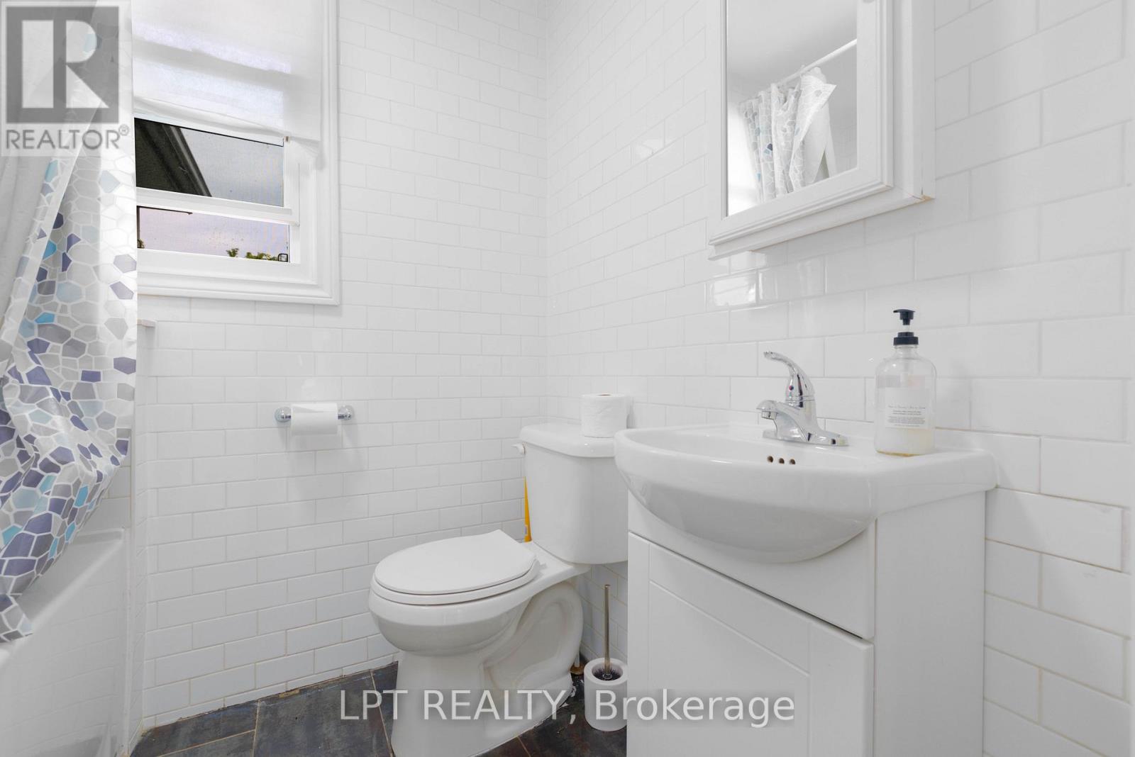 837 Montsell Avenue, Georgina, Ontario  L0E 1S0 - Photo 17 - N13795332
