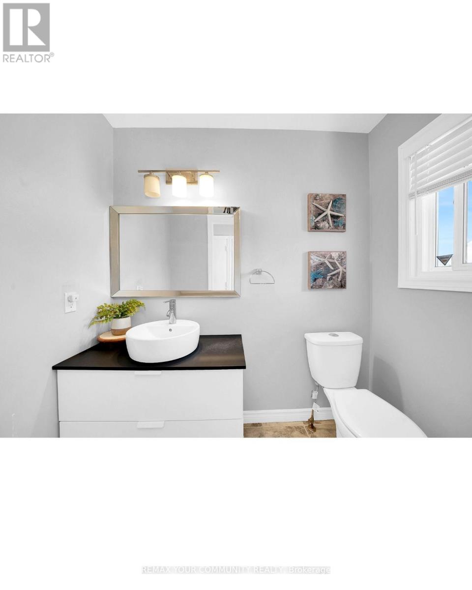 420 Britannia Avenue, Bradford West Gwillimbury, Ontario  L3Z 1A7 - Photo 6 - N13795706