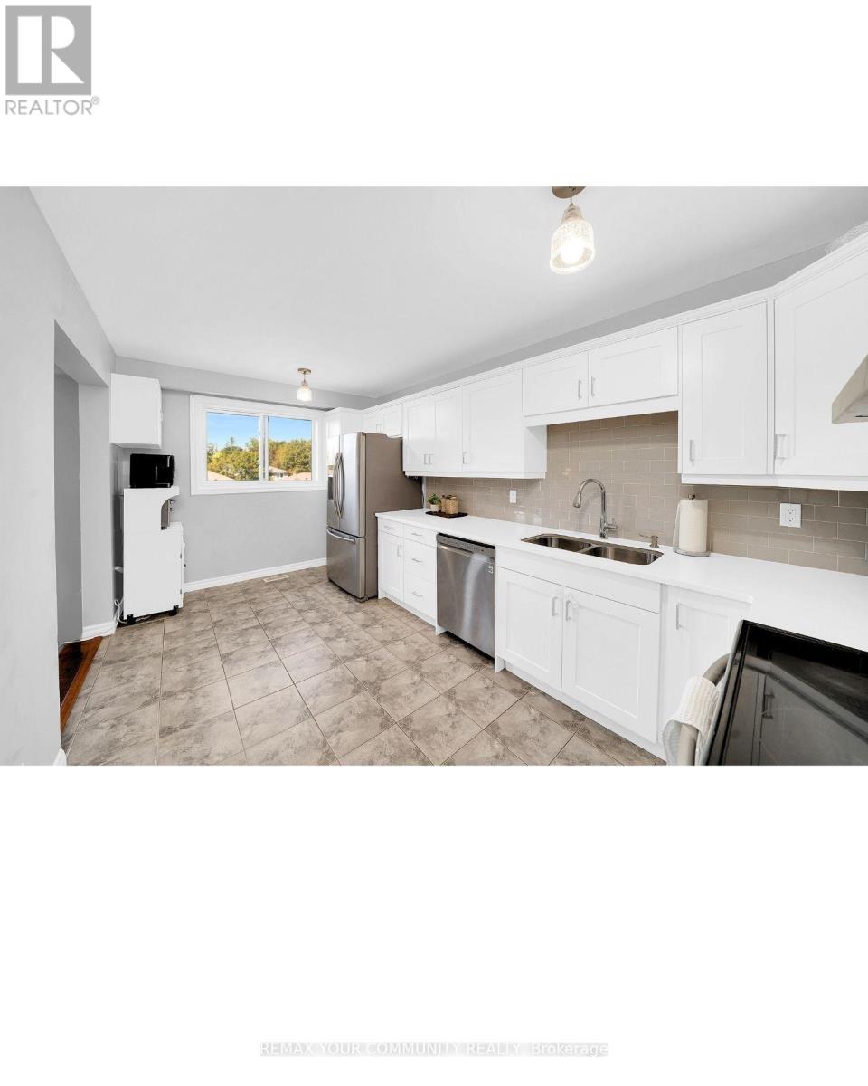 420 Britannia Avenue, Bradford West Gwillimbury, Ontario  L3Z 1A7 - Photo 8 - N13795706