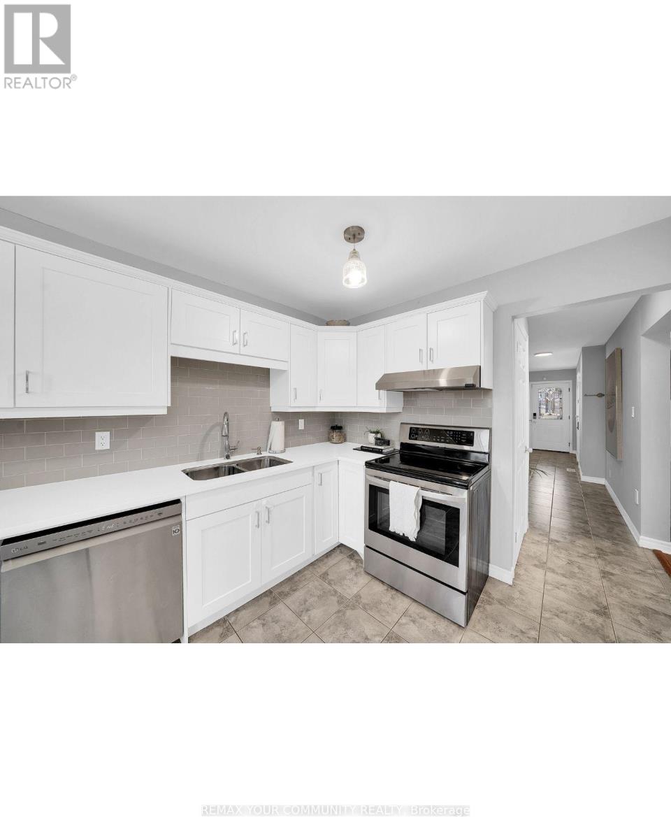 420 Britannia Avenue, Bradford West Gwillimbury, Ontario  L3Z 1A7 - Photo 9 - N13795706