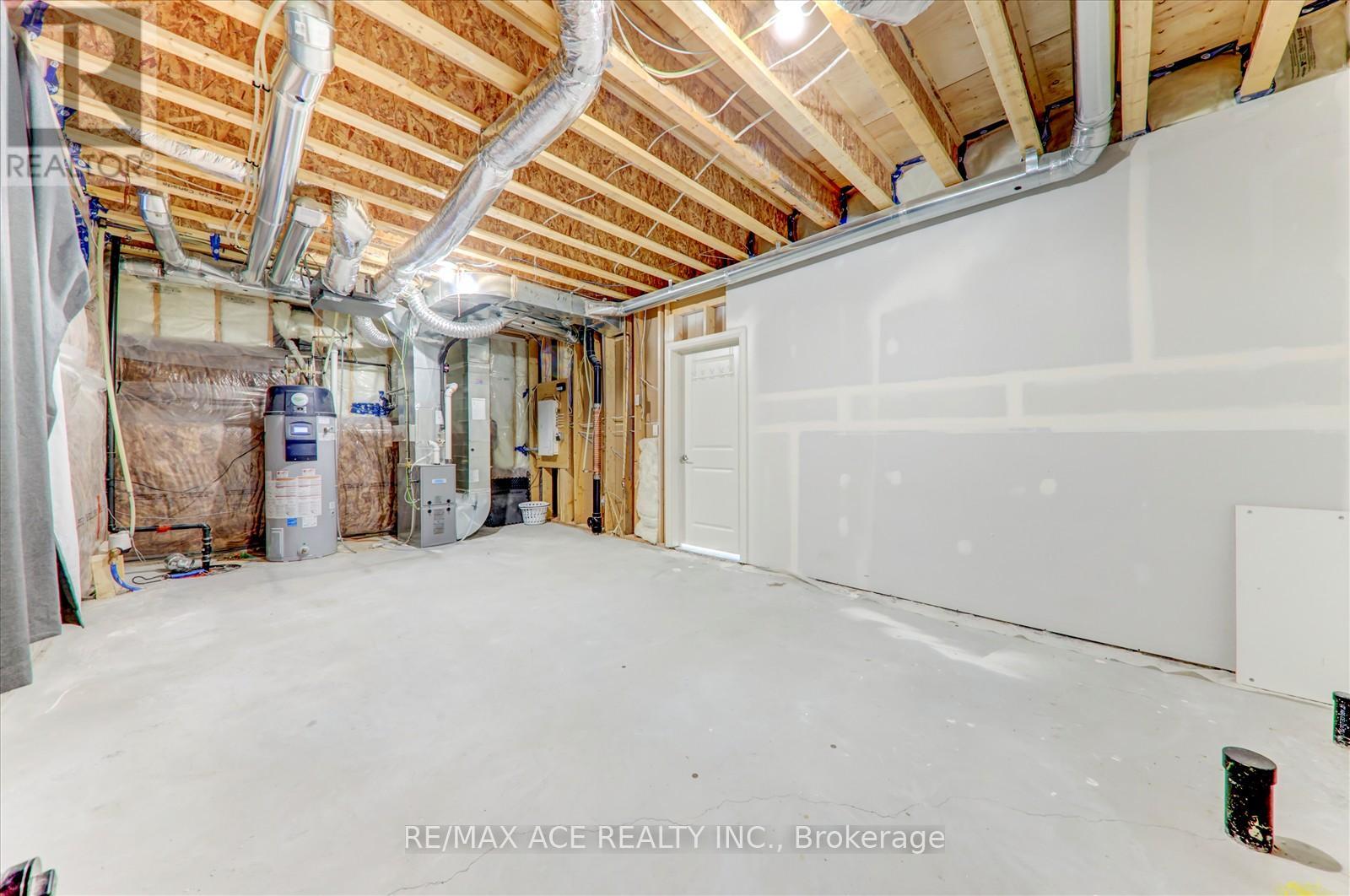 2 Lahey Crescent, Penetanguishene, Ontario  L9M 0W1 - Photo 11 - S13795668