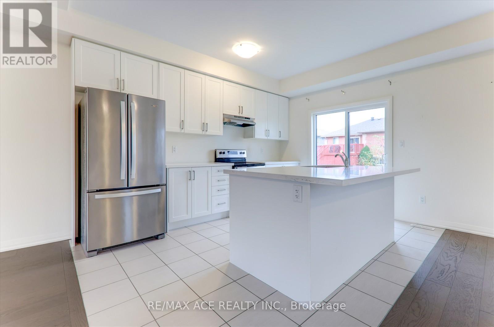 2 Lahey Crescent, Penetanguishene, Ontario  L9M 0W1 - Photo 17 - S13795668