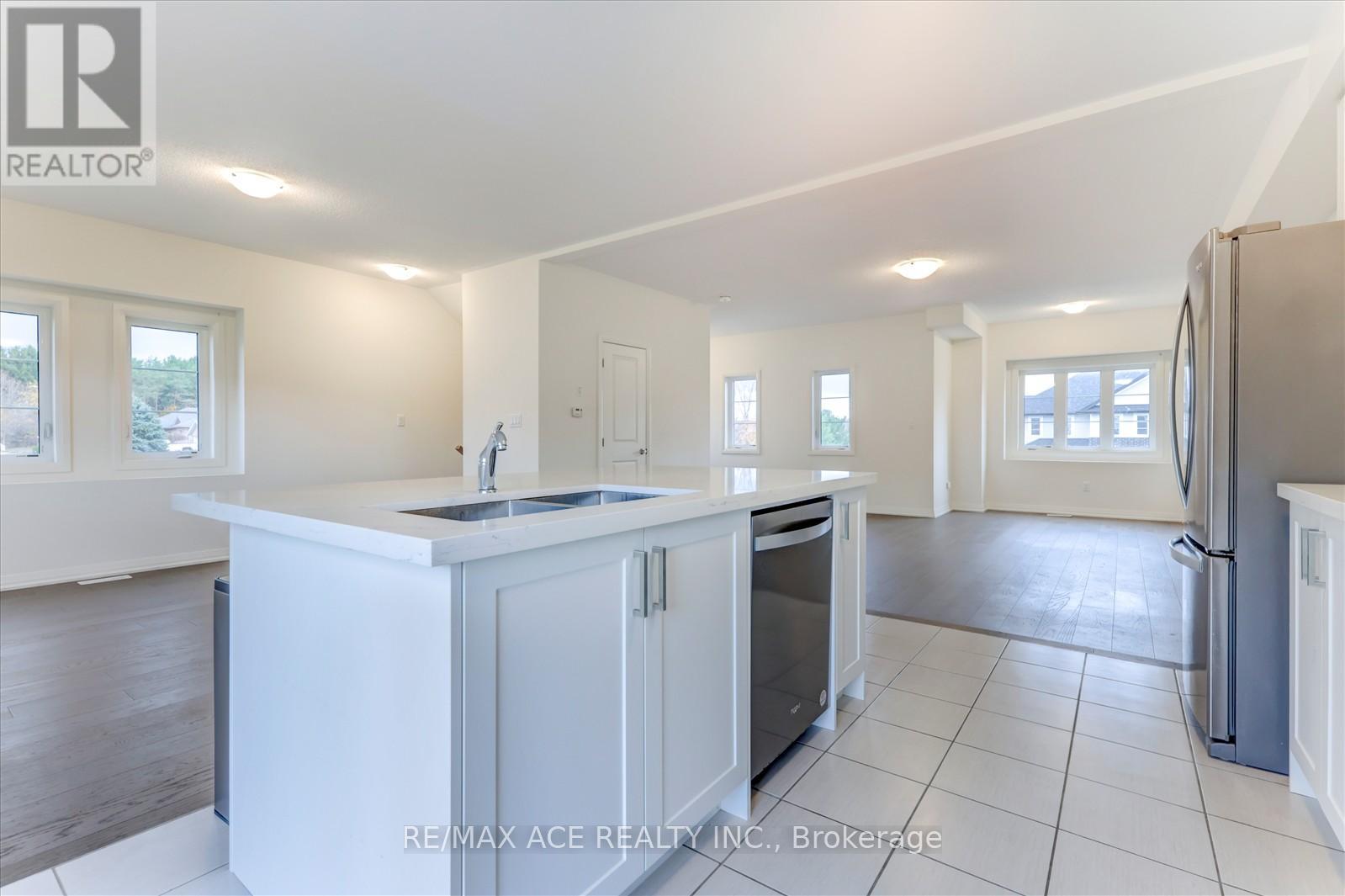 2 Lahey Crescent, Penetanguishene, Ontario  L9M 0W1 - Photo 19 - S13795668