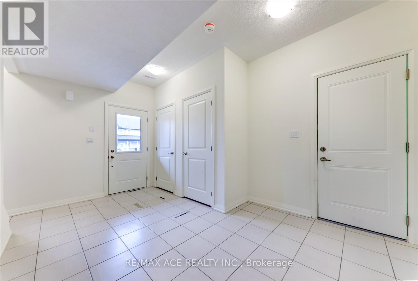 2 Lahey Crescent, Penetanguishene, Ontario  L9M 0W1 - Photo 8 - S13795668