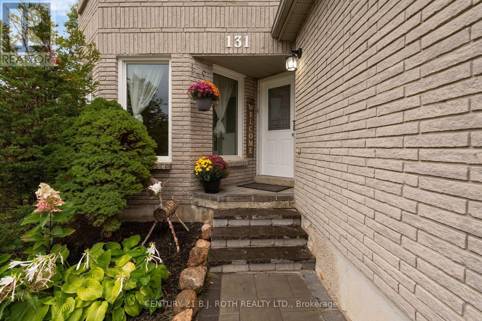 131 Browning Trail, Barrie, Ontario  L4N 6R2 - Photo 4 - S13795912