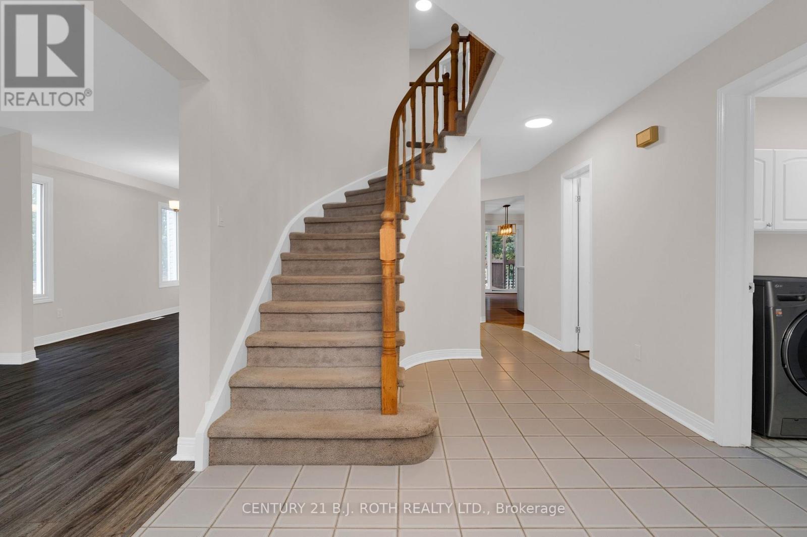 131 Browning Trail, Barrie, Ontario  L4N 6R2 - Photo 6 - S13795912