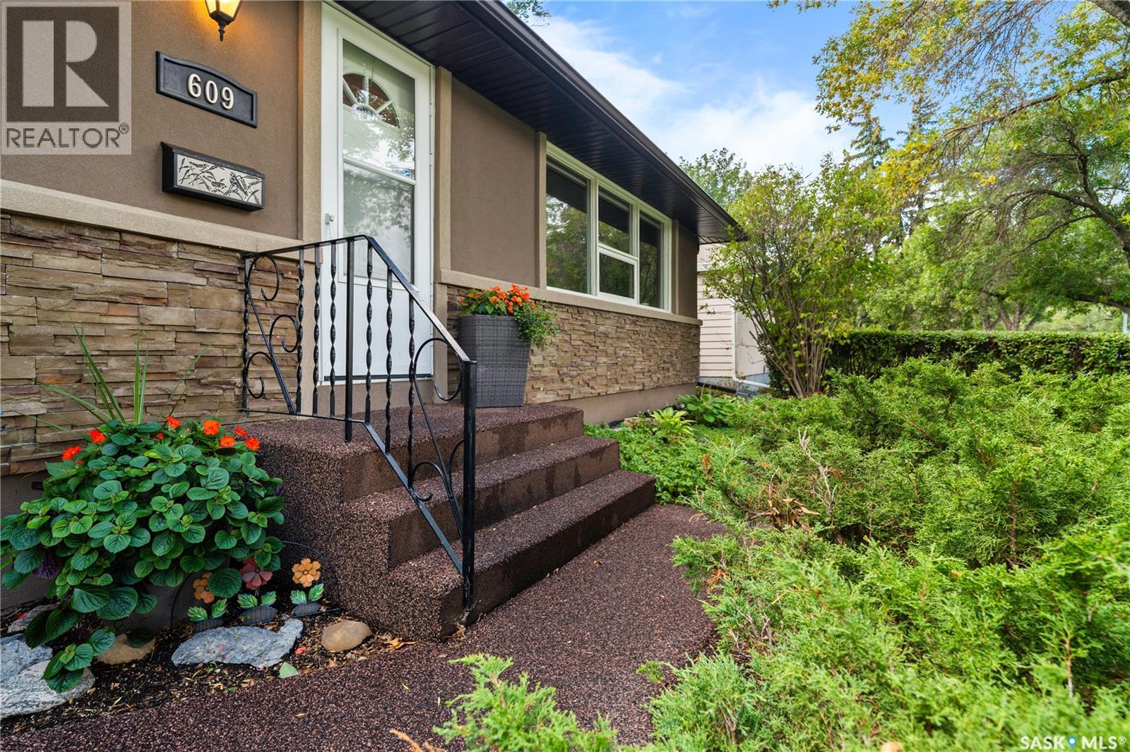 609 18th Avenue E, Regina, Saskatchewan  S4N 1E6 - Photo 3 - SK048528