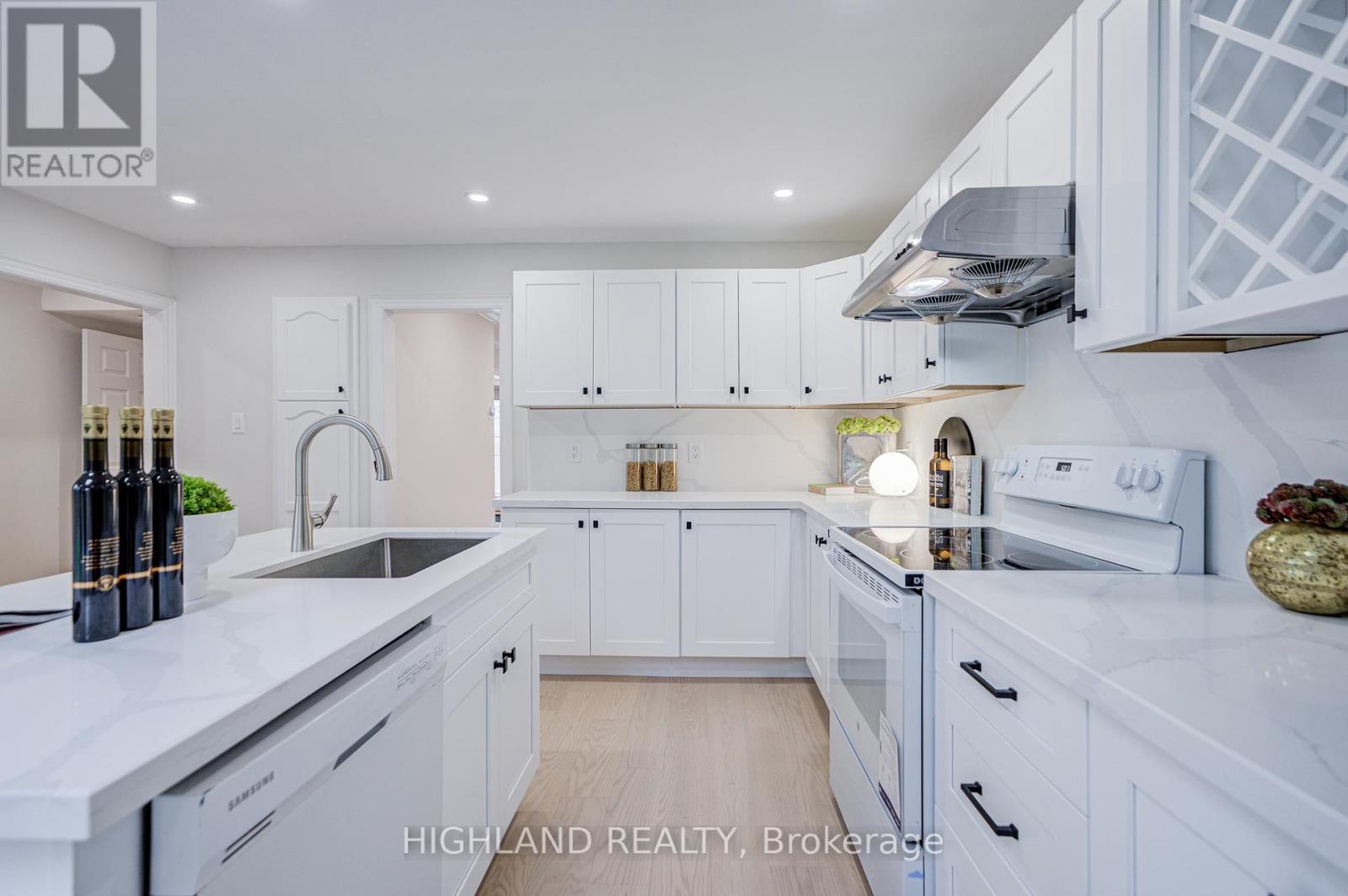 2231 Buttonbush Crescent, Mississauga, Ontario  L5L 1C4 - Photo 18 - W13795636