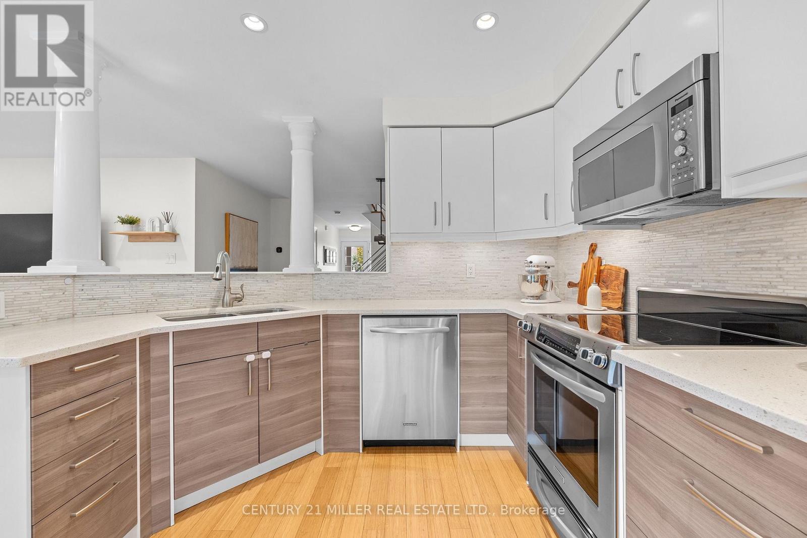 2495 Wooden Hill Circle, Oakville, Ontario  L6M 4E3 - Photo 8 - W13795752