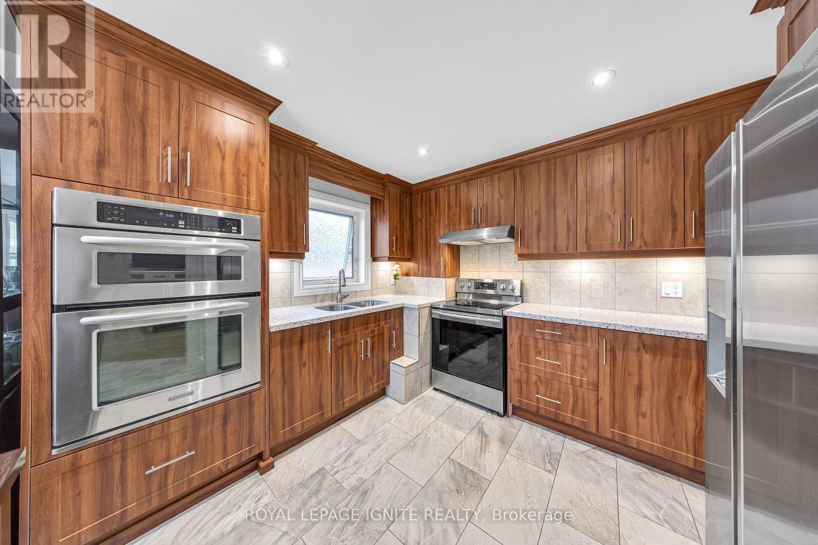 45 Redwater Drive, Toronto, Ontario  M9W 1Z5 - Photo 14 - W13795804