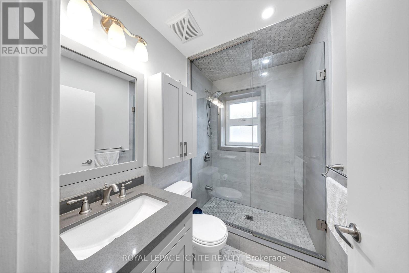 45 Redwater Drive, Toronto, Ontario  M9W 1Z5 - Photo 21 - W13795804