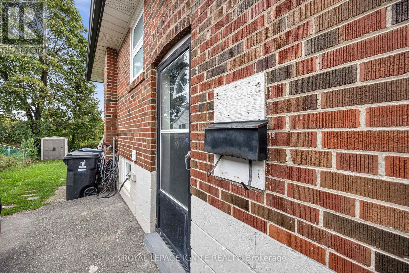 45 Redwater Drive, Toronto, Ontario  M9W 1Z5 - Photo 4 - W13795804