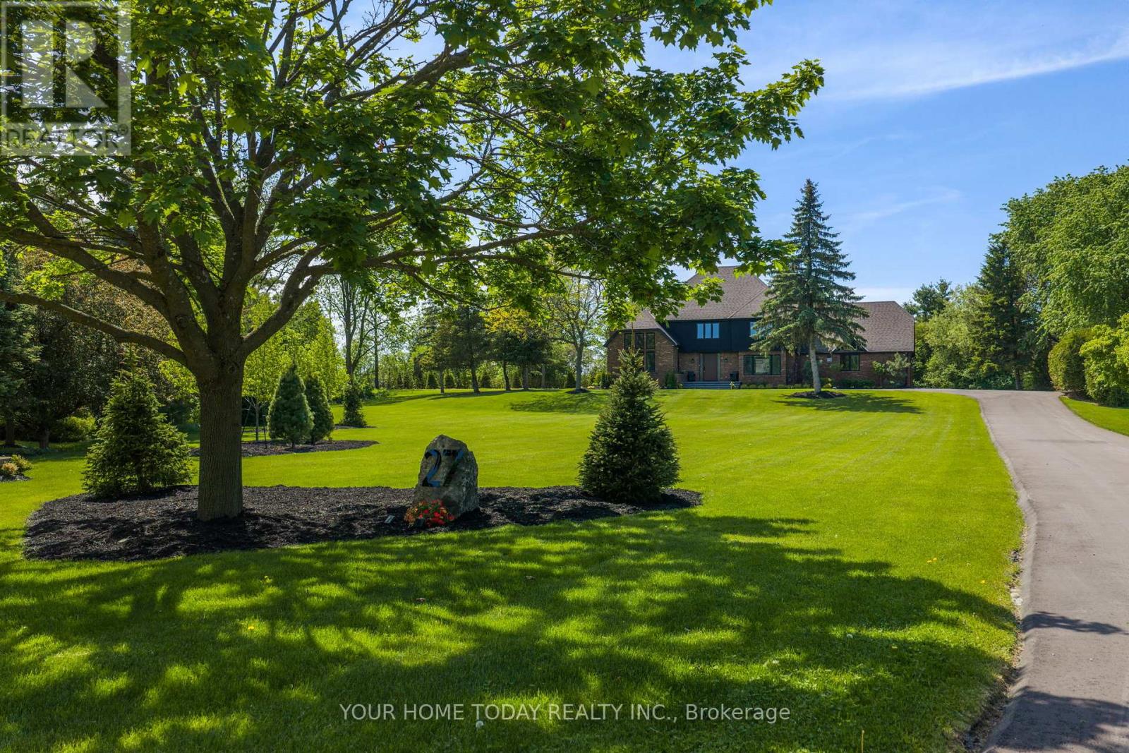 27 Chantelay Crescent, Halton Hills, Ontario  L7G 4S5 - Photo 5 - W13795906