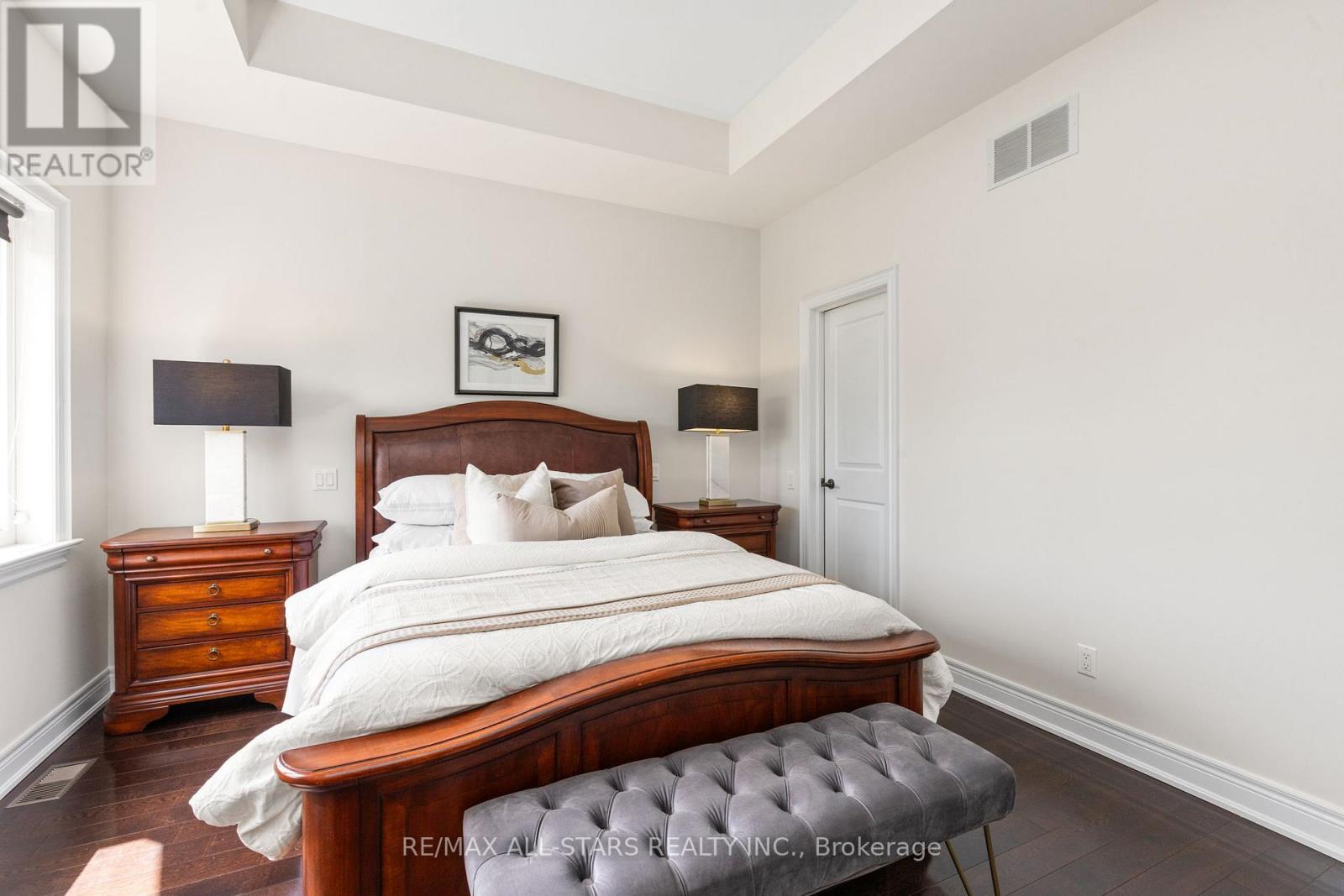 1113b Islington Avenue, Toronto, Ontario  M8Z 4S3 - Photo 19 - W13795920
