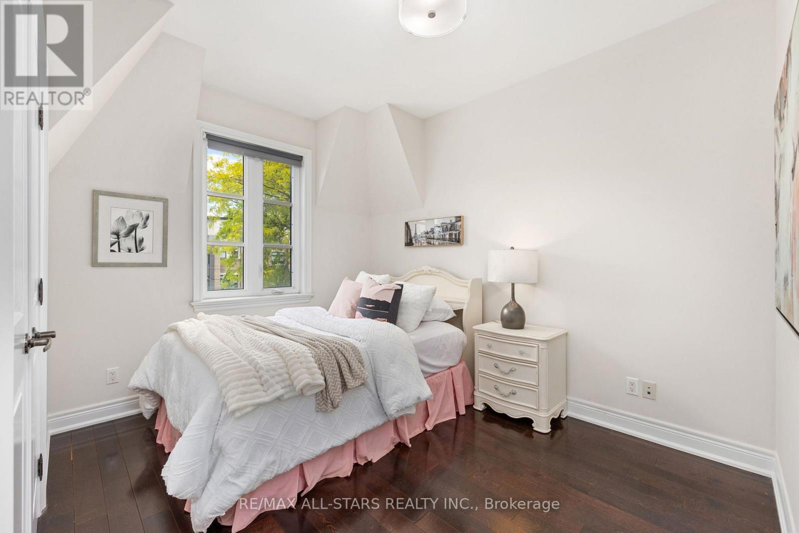 1113b Islington Avenue, Toronto, Ontario  M8Z 4S3 - Photo 24 - W13795920