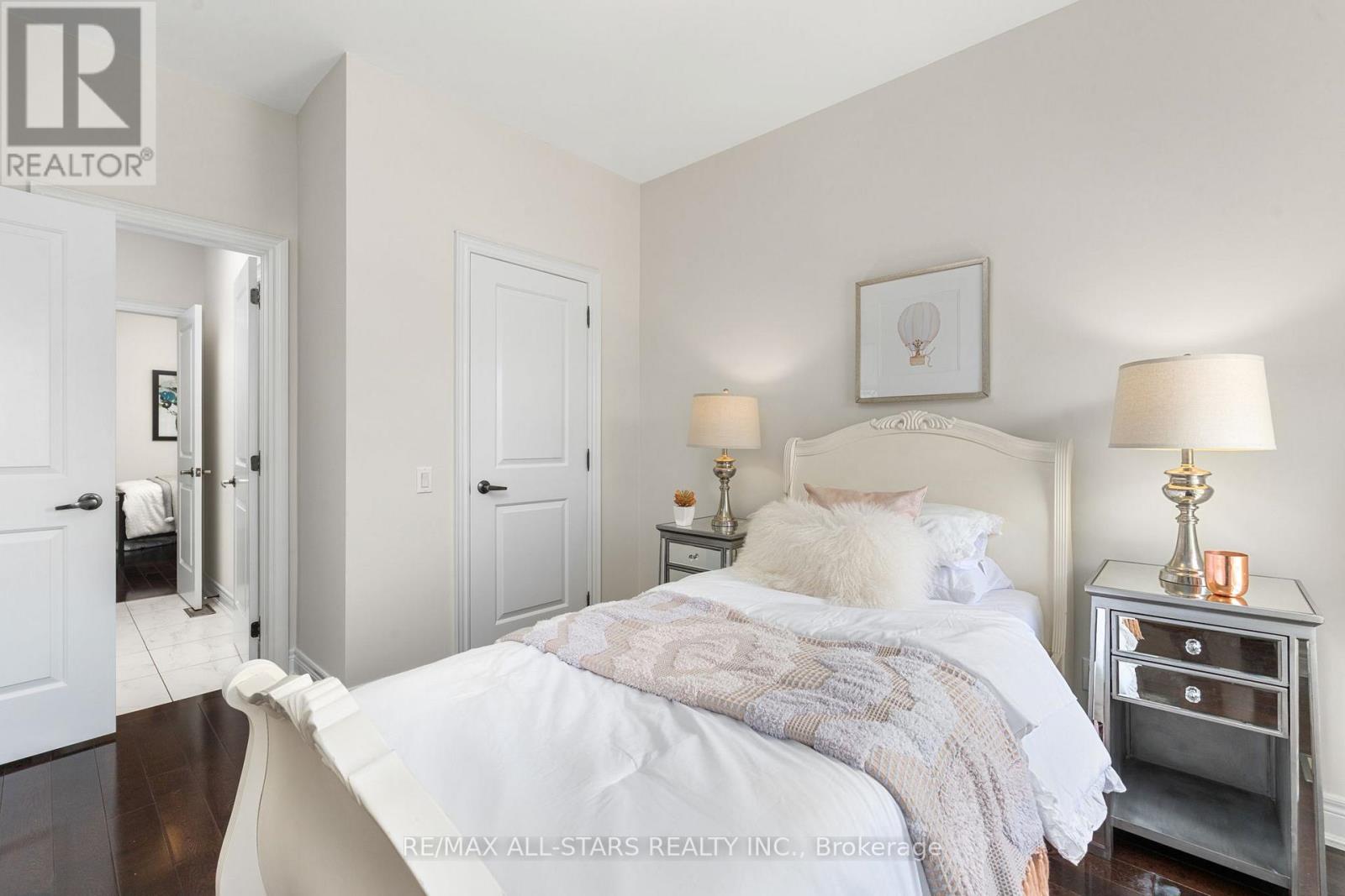 1113b Islington Avenue, Toronto, Ontario  M8Z 4S3 - Photo 27 - W13795920