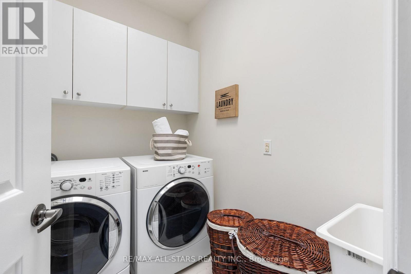 1113b Islington Avenue, Toronto, Ontario  M8Z 4S3 - Photo 32 - W13795920