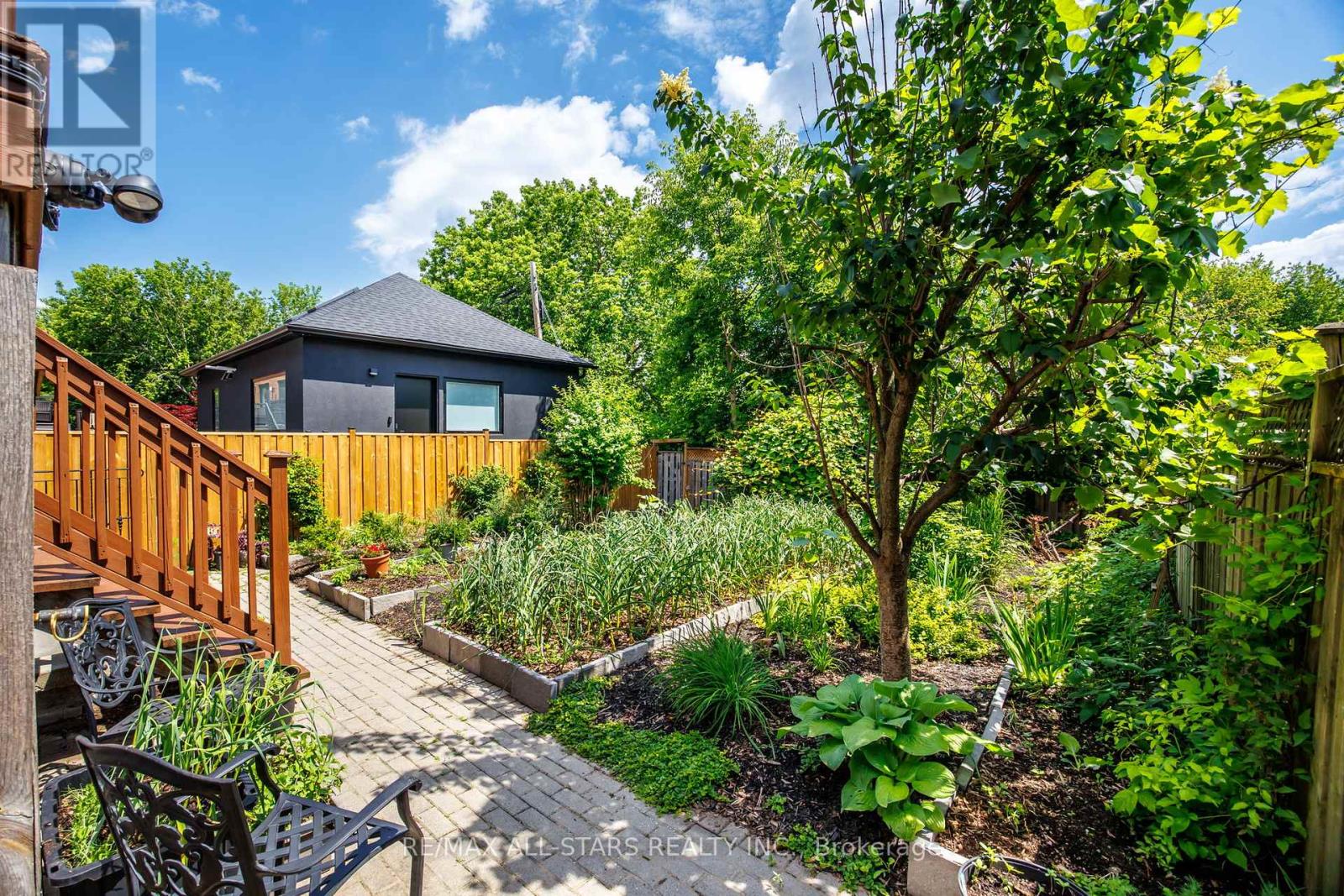 1113b Islington Avenue, Toronto, Ontario  M8Z 4S3 - Photo 41 - W13795920