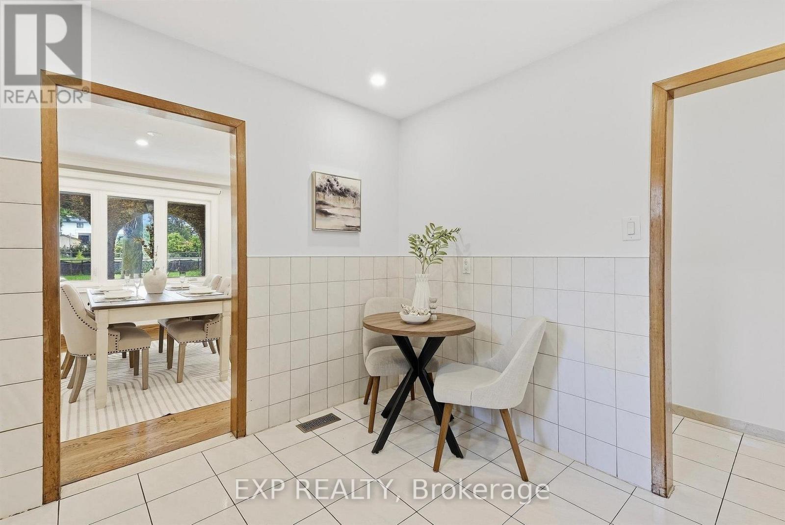 21 Wallasey Avenue, Toronto, Ontario  M9M 1E1 - Photo 14 - W13795928