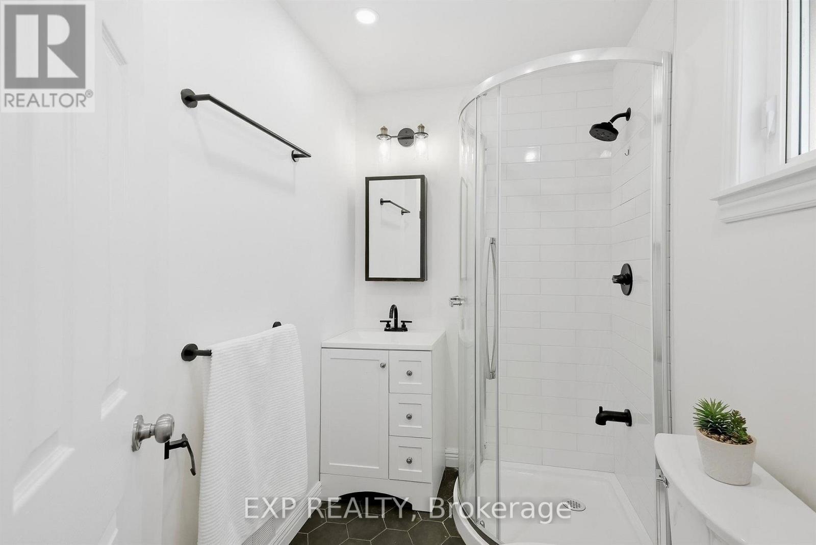 21 Wallasey Avenue, Toronto, Ontario  M9M 1E1 - Photo 19 - W13795928