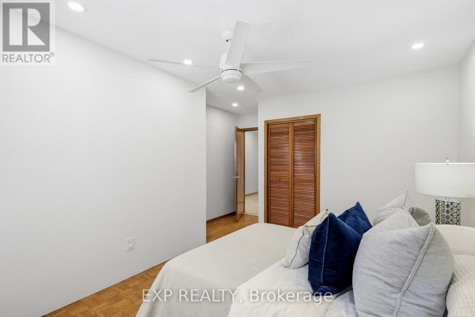 21 Wallasey Avenue, Toronto, Ontario  M9M 1E1 - Photo 21 - W13795928